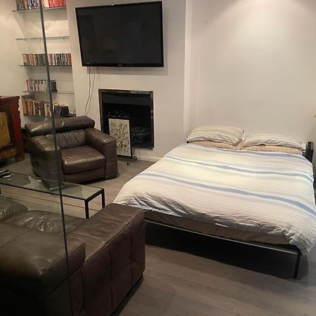 Large Studio Flat In Kensington Лондон Экстерьер фото
